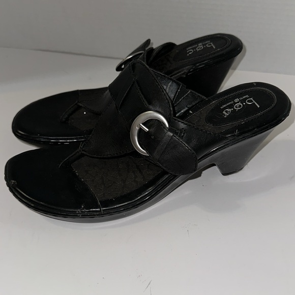 bõøc b.o.c Born Concepts Women’s leather flower flip flops sandals - Picture 5 of 12